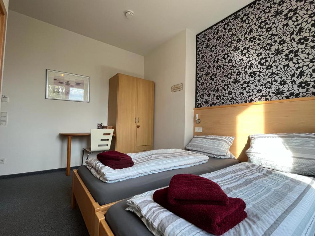 Ferienunterkunft Mit 4 Doppelzimmern In Einbeck!! Exterior photo
